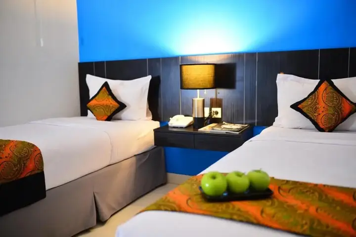 Тангеранг: J hotel