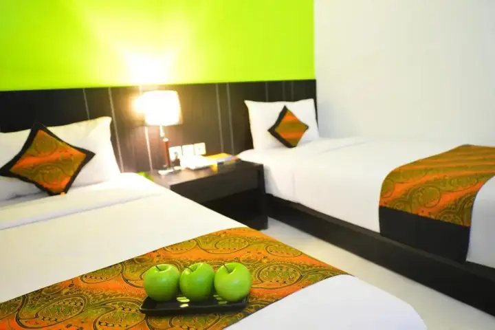Тангеранг: J hotel