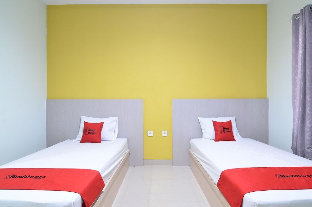 Суракарта: RedDoorz near Museum Keraton Surakarta