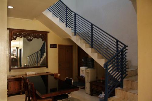 Джакарта: OYO 188 Wisma Nely Murni Guesthouse