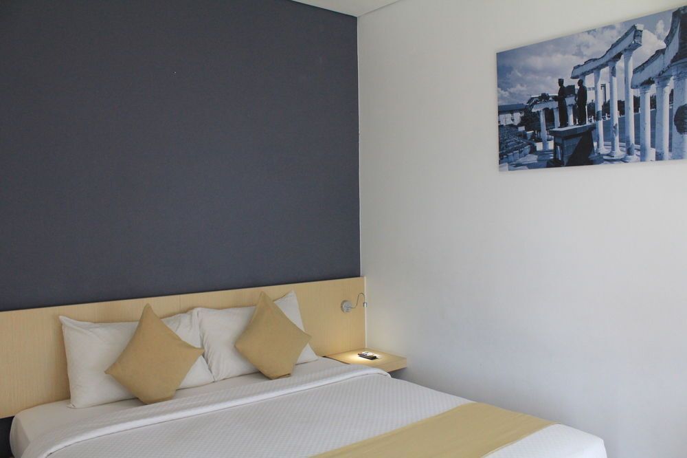 Сурабая: Hotel 88 Embong Malang