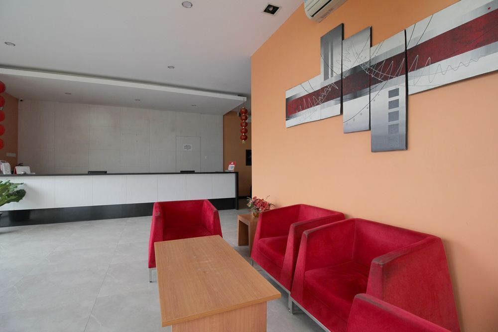 Кендари: Airy Korumba Edi Sabara 8 Kendari