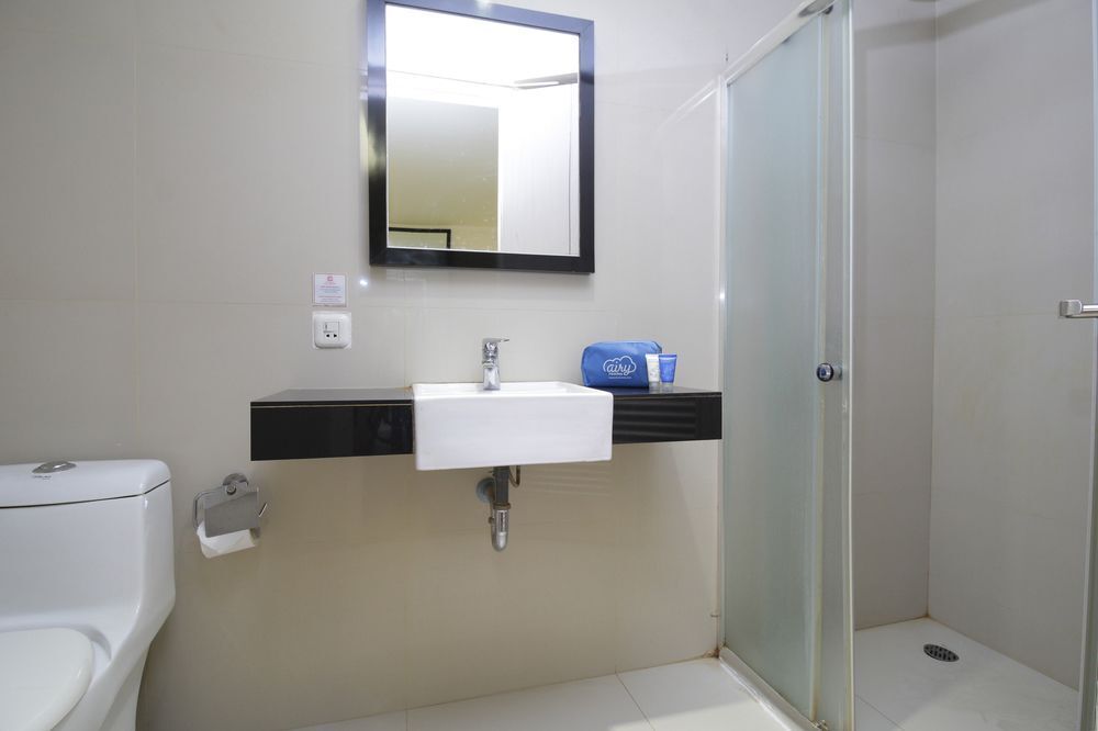 Кендари: Airy Korumba Edi Sabara 8 Kendari