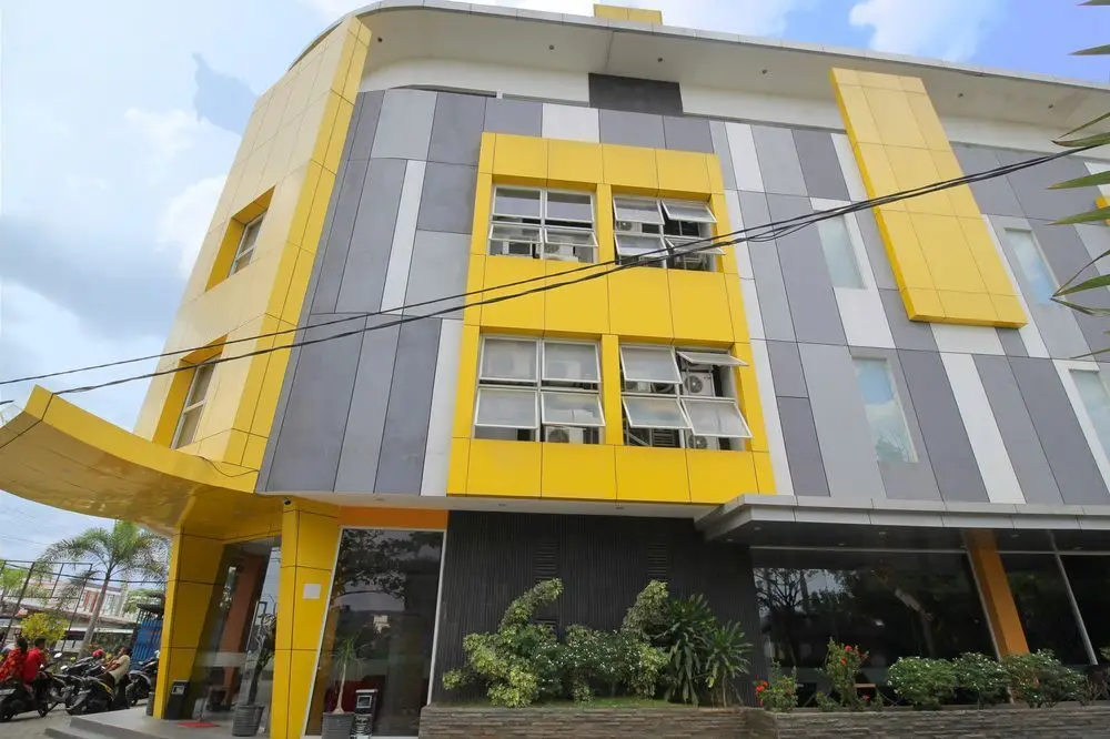 Кендари: Airy Korumba Edi Sabara 8 Kendari