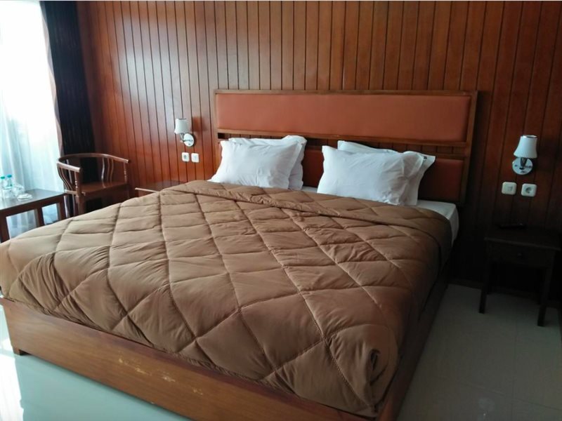 Проболинго: Lava View Lodge