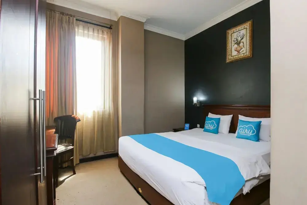 Сампит: Idola Hotel