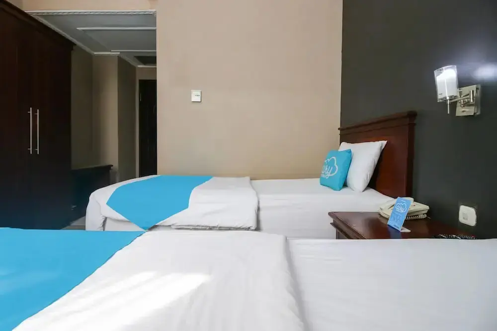 Сампит: Idola Hotel