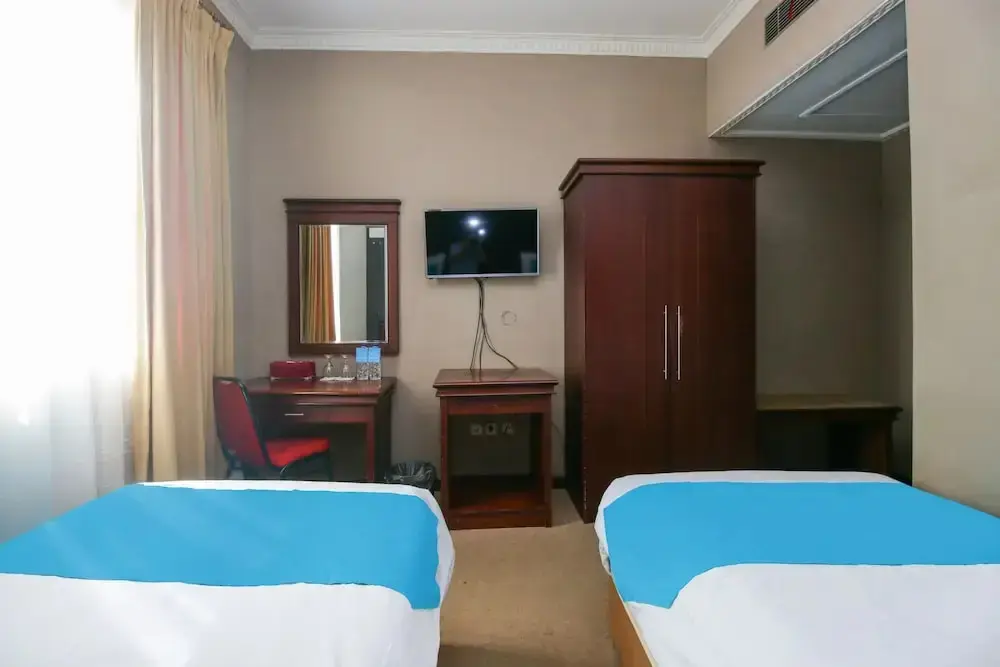Сампит: Idola Hotel