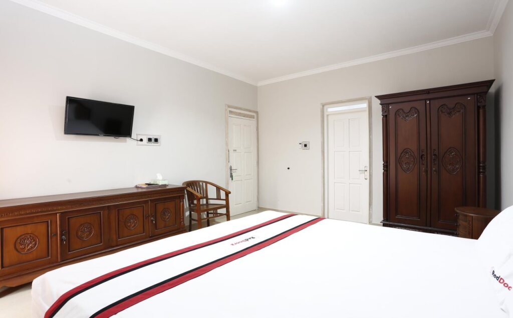 Депок: RedDoorz Plus near Adisucipto Airport 2