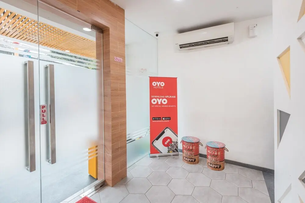 Джакарта: Hey Hotel By OYO Rooms