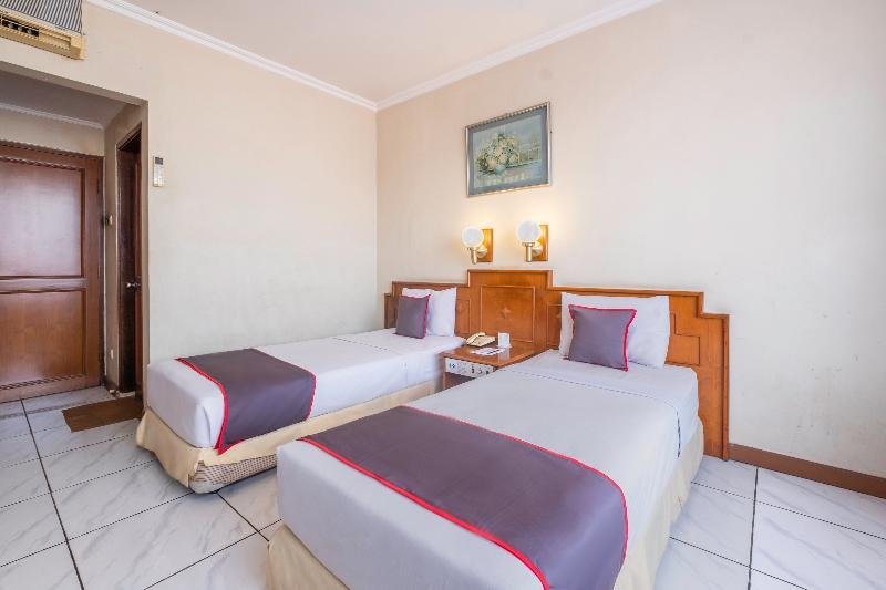 Бандунг: Baltika Hotel by OYO Rooms