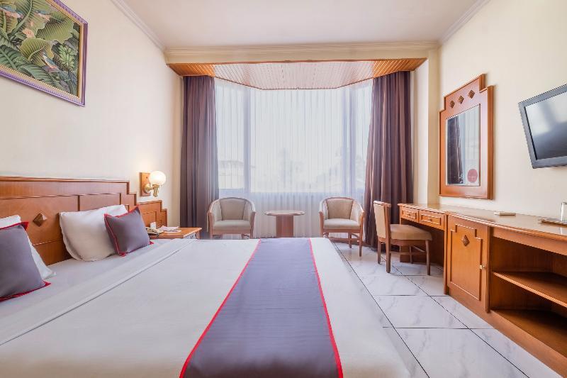 Бандунг: Baltika Hotel by OYO Rooms