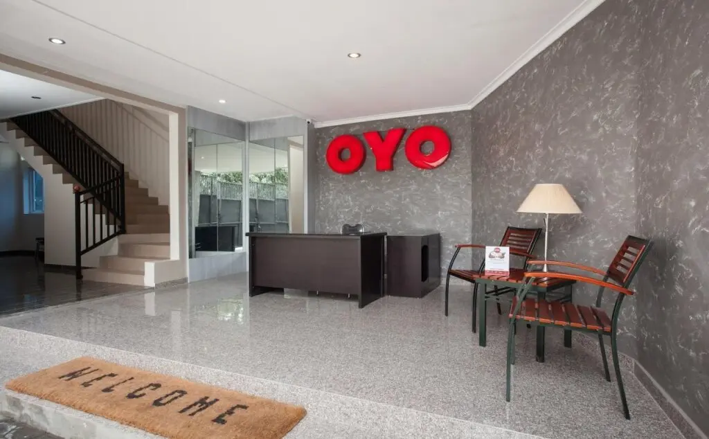Сурабая: Lg Residence By OYO Rooms