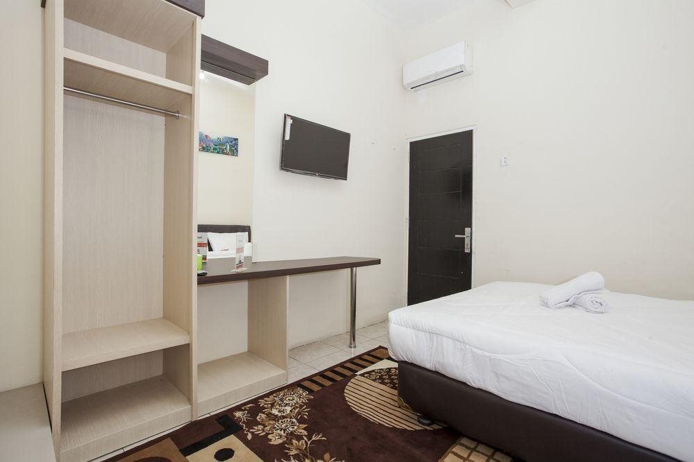 Сурабая: Sky Inn Syariah Mastrip 1 Surabaya by Reddoorz