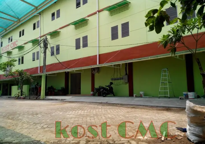 Тангеранг: Kost CMC