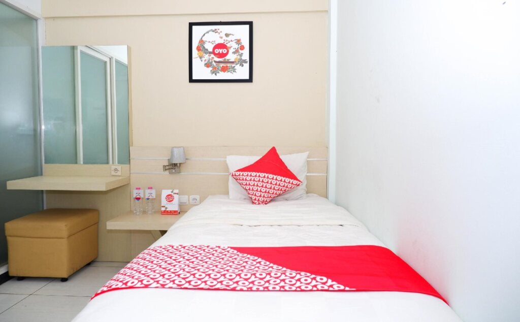 Семаранг: Sky Guesthouse By OYO Rooms