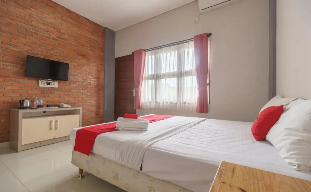 RedDoorz Plus @ Megamendung Puncak Bogor 2 — фото 1