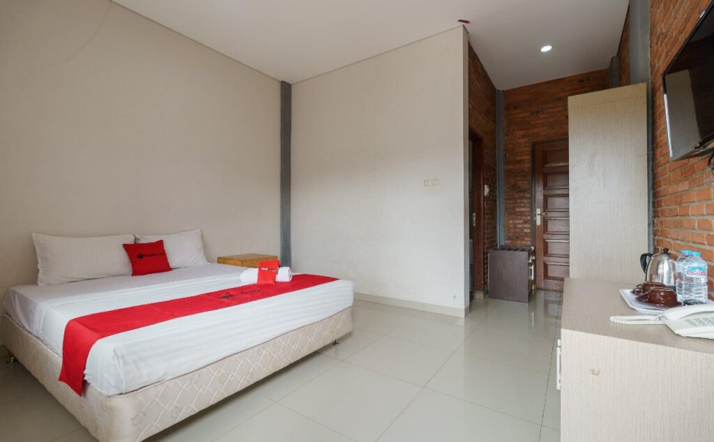 Сукарайя: RedDoorz Plus @ Megamendung Puncak Bogor 2