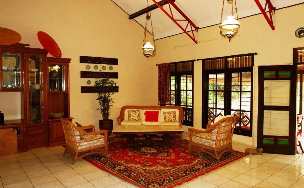 Бату: Cemara's Homestay By OYO Rooms