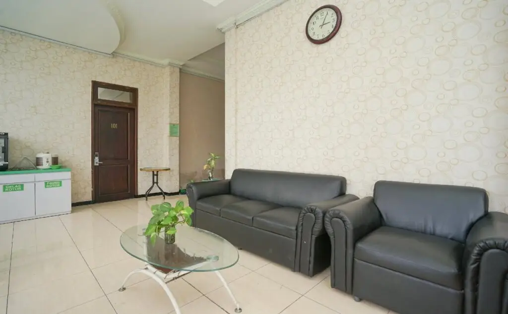 Сурабая: Grace Residence By OYO Rooms