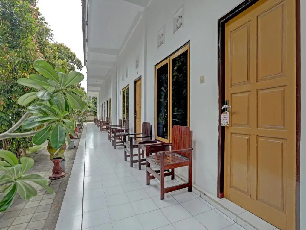 Негара: OYO 3096 Hotel Dewi Warsiki Near Gilimanuk Port