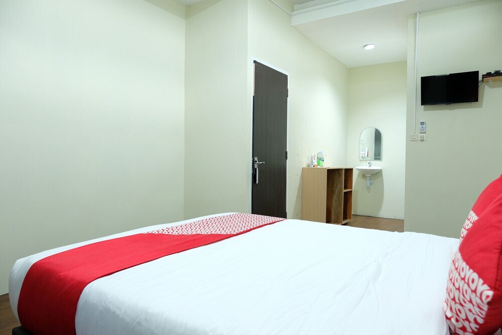 Белитунг: Guest House D'makmoer by OYO Rooms