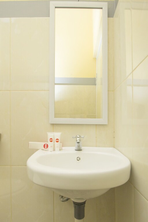 Депок: Annisa Syariah Guest House by Oyo Rooms