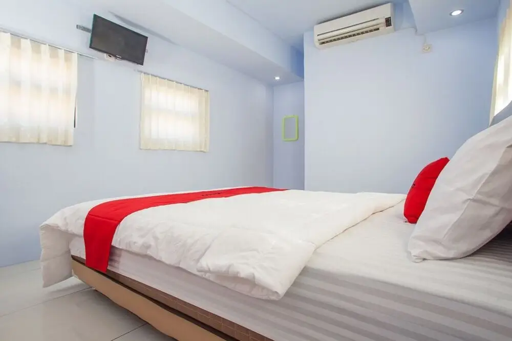 Баньюванги: RedDoorz Near Karangasem Train Station 2