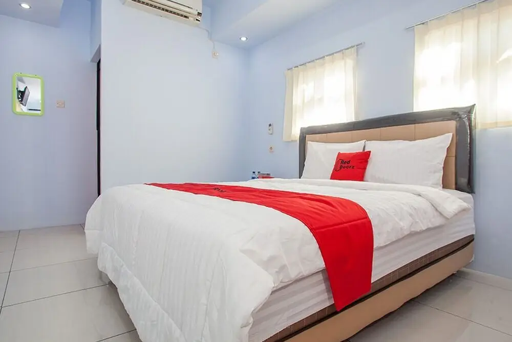 Баньюванги: RedDoorz Near Karangasem Train Station 2