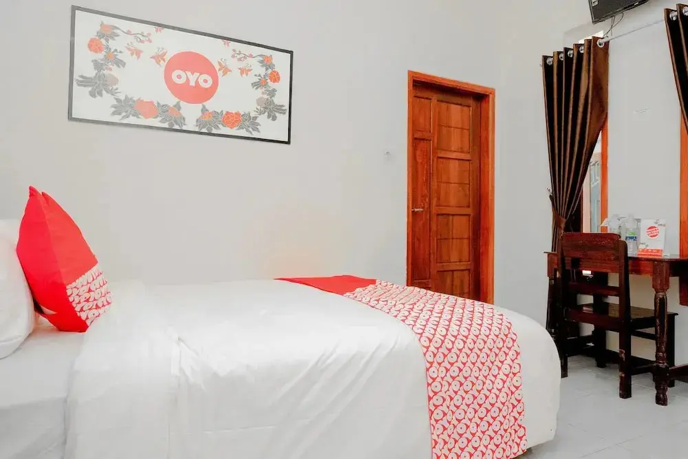 Бату: Queen Homestay by OYO Rooms