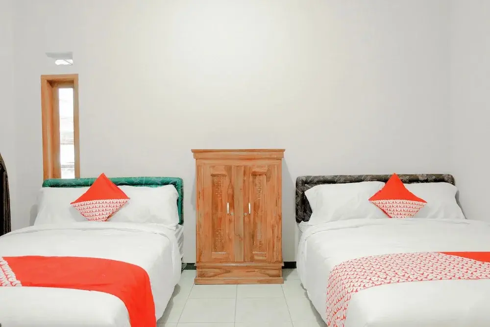 Бату: Queen Homestay by OYO Rooms