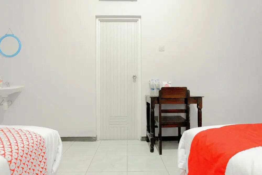 Бату: Queen Homestay by OYO Rooms
