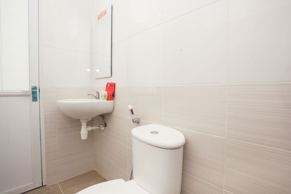 Бату: RedDoorz Near Museum Angkut Batu 2
