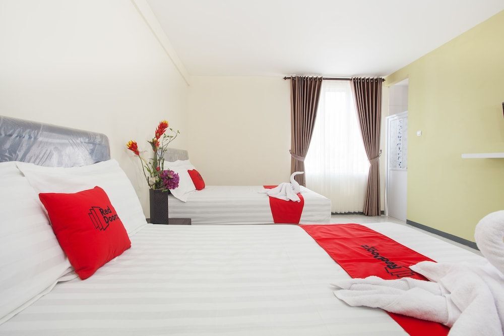 Бату: RedDoorz Near Museum Angkut Batu 2