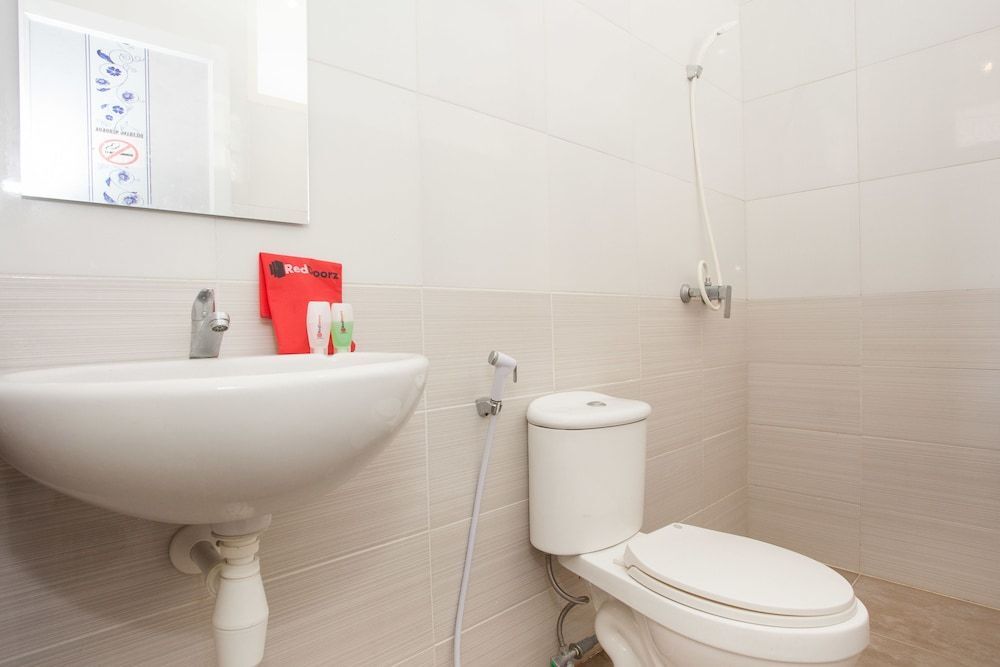 Бату: RedDoorz Near Museum Angkut Batu 2