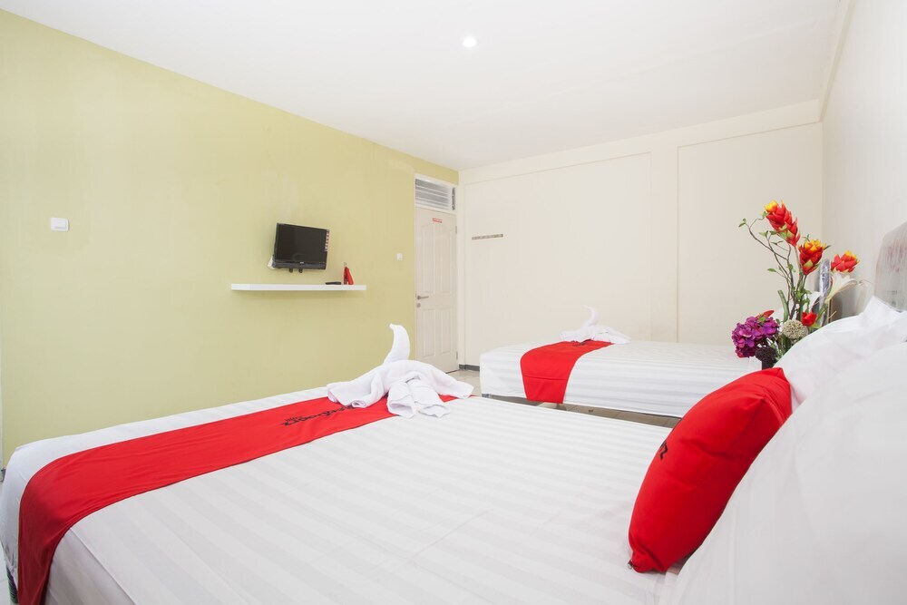 Бату: RedDoorz Near Museum Angkut Batu 2
