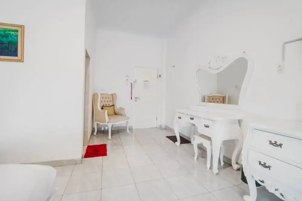 Медан: RedDoorz Plus Syariah @ Jalan Brigjend Katamso Medan