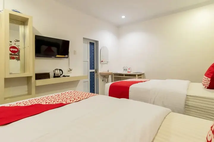 Медан: Naufal Guest House by OYO Rooms