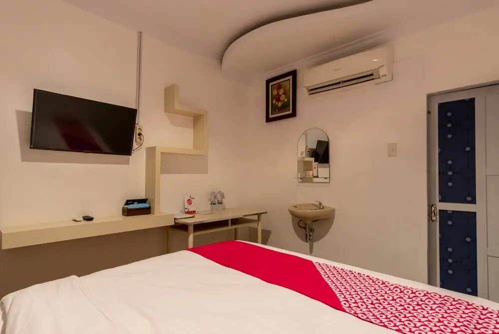 Медан: Naufal Guest House by OYO Rooms