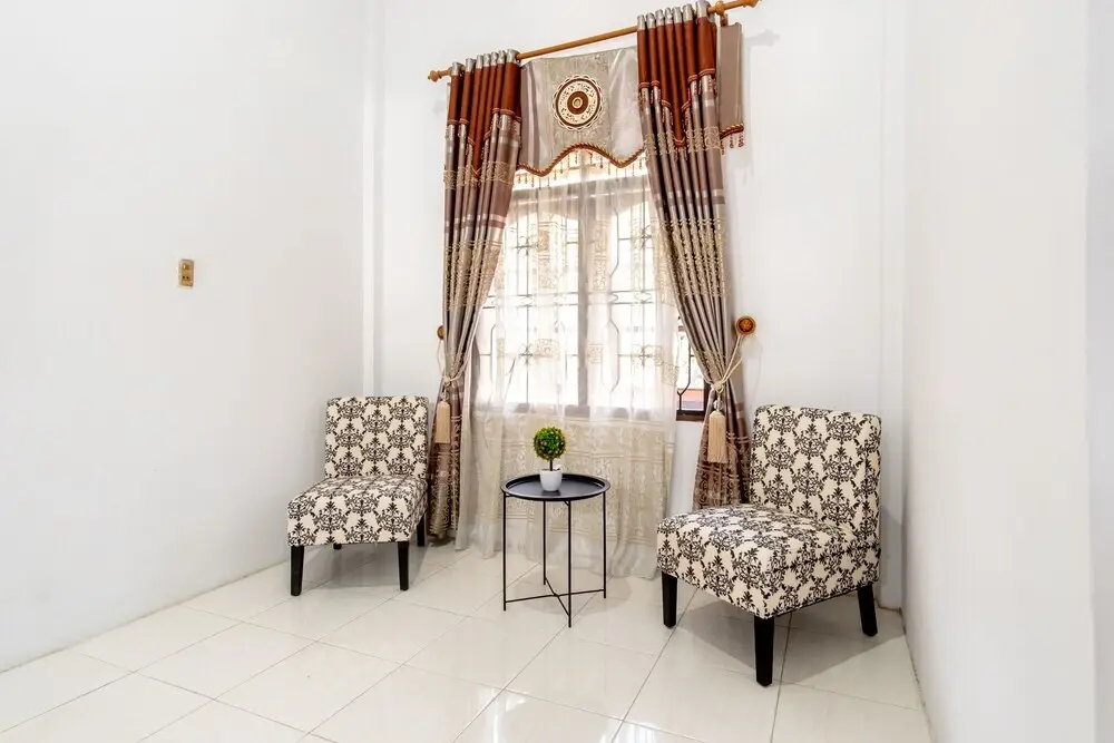 Медан: Medan Guest House by OYO Rooms