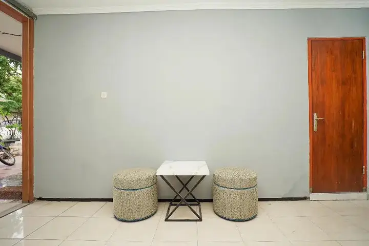 Сурабая: Osuko Residence By OYO Rooms