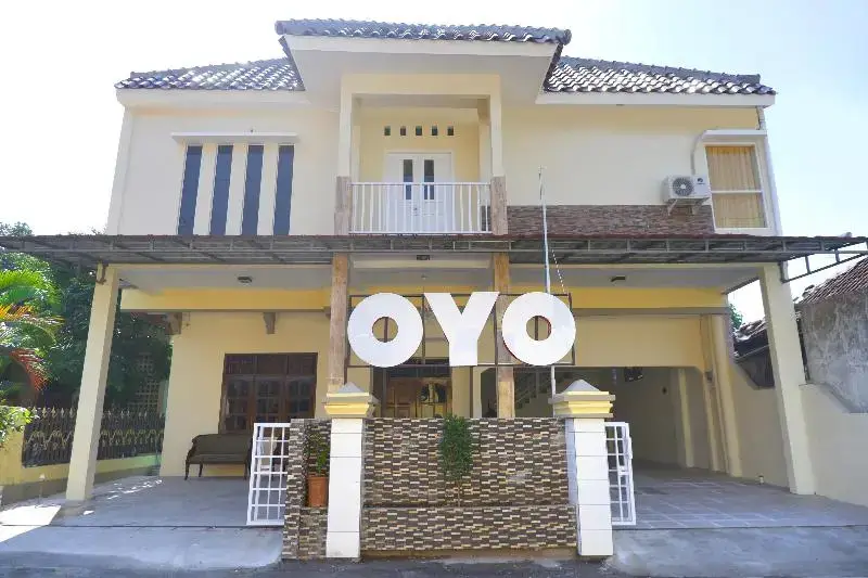 Семаранг: Ayuning Guesthouse by OYO Rooms
