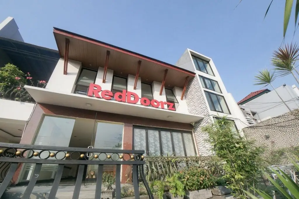 Джакарта: RedDoorz Plus near Green Pramuka Square Mall