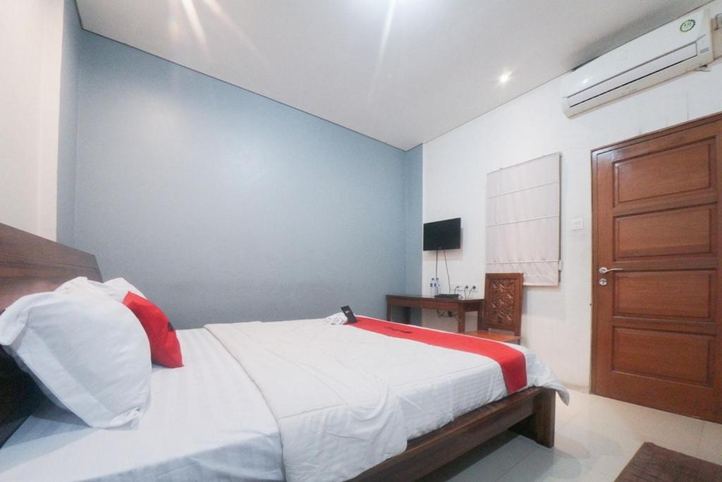Джакарта: RedDoorz Plus near Green Pramuka Square Mall