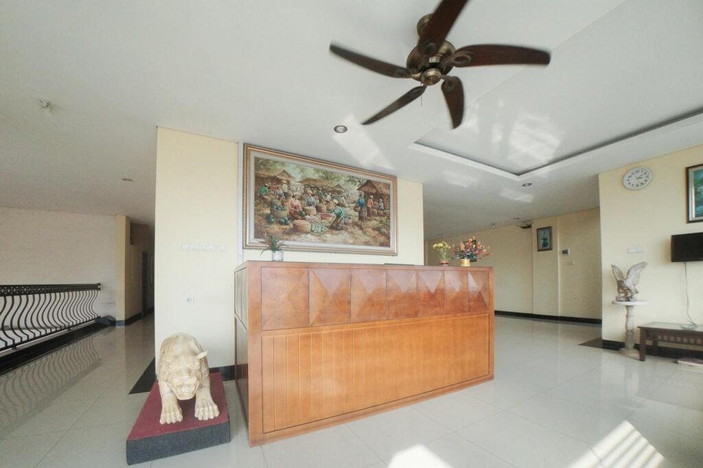 Джакарта: RedDoorz Plus near Green Pramuka Square Mall