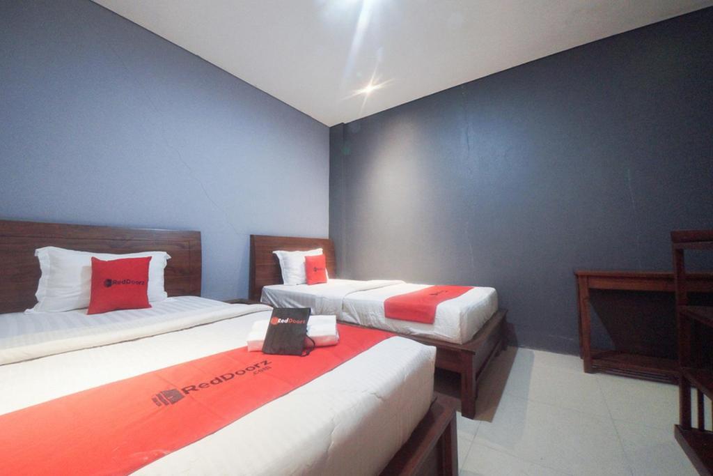 Джакарта: RedDoorz Plus near Green Pramuka Square Mall
