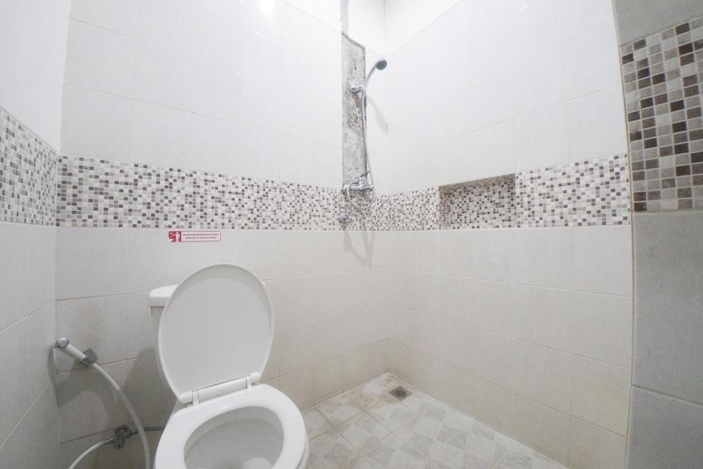 Джакарта: RedDoorz Plus near Green Pramuka Square Mall