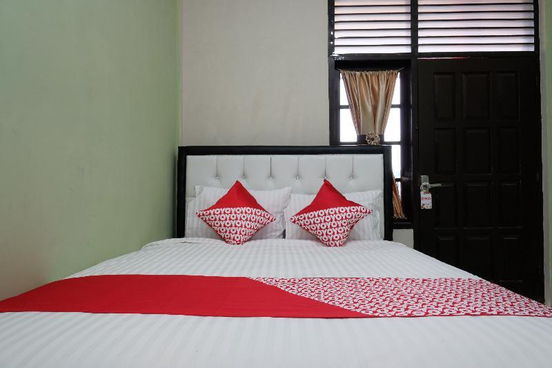 Джамби: Steze Kost By OYO Rooms