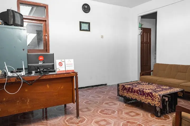 Надисари: Penginapan Rizky by OYO Rooms