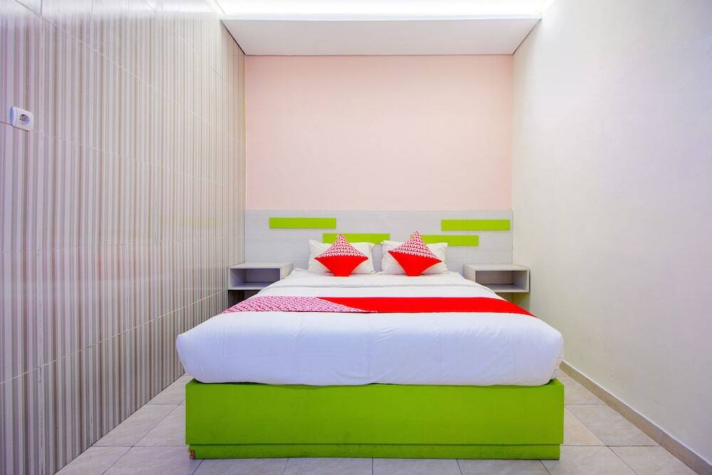 Батуретно: Hotel Sanca Inn by OYO Rooms